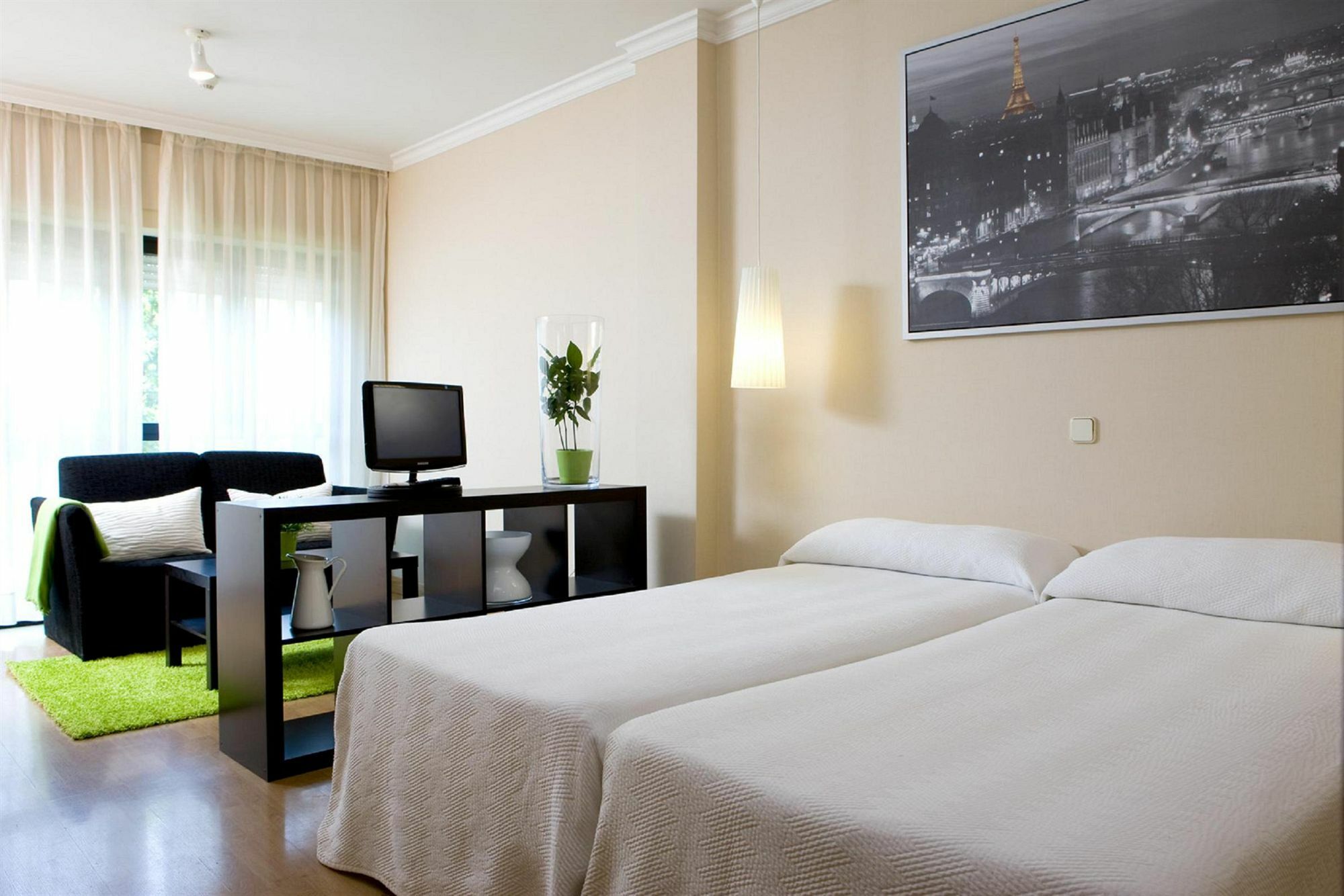 مدريد Apartamentos Th La Florida الغرفة الصورة